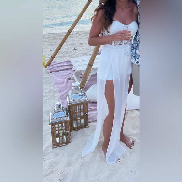 Rosedress ❤︎︎ Maxi Romper Dress in White - Size S - Picture 2 of 5